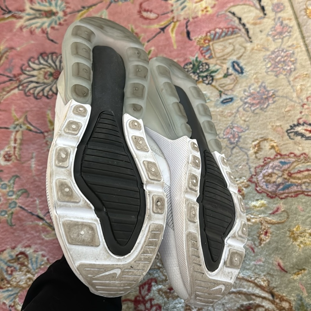 Nike Women's White Running Shoes - Picture 3 of 3
